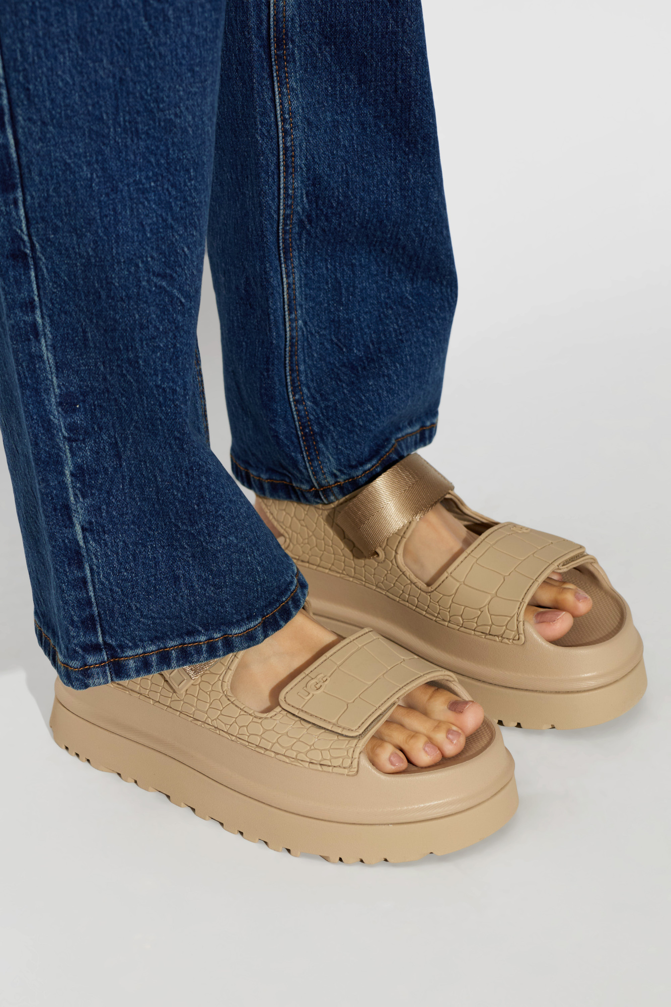 Beige 'GOLDENGLOW EMBOSSED' sandals UGG - Vitkac Canada